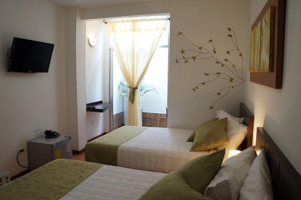Hotel Volare Armenia  Exteriör bild